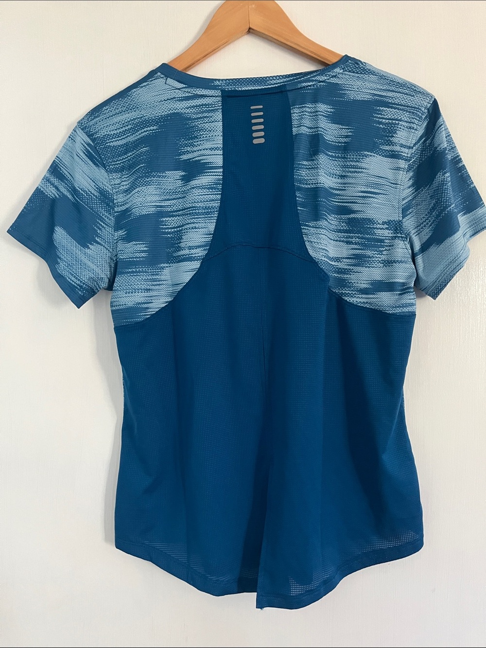 Under Armour Crew Neck Back Vented Tee - Picture 3 of 5